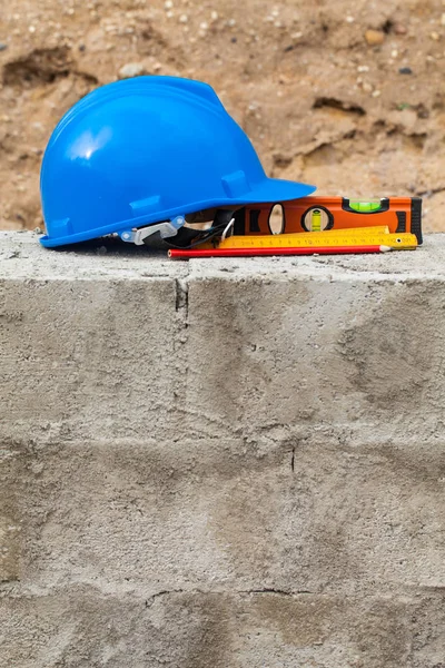 Mavi kask ve araçları