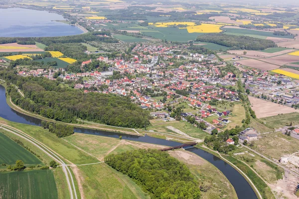 Otmuchow sentrum i Polen – stockfoto