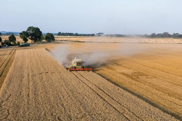combine havadan görünümü hasat alanları