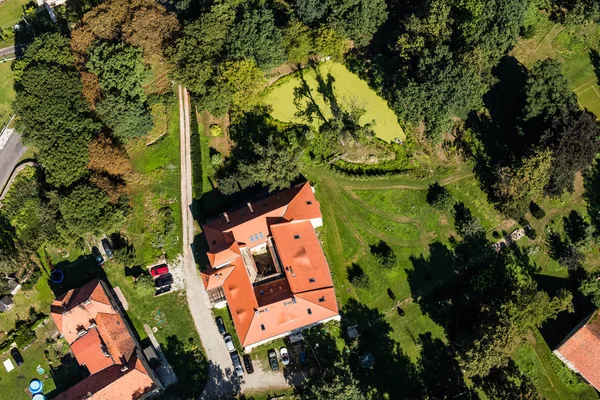 Nysa city yakınındaki Piotrowice Nyskie köyünün havadan görünümü — Stok fotoğraf