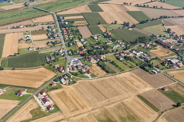 Vista aerea del villaggio di Sliwice vicino alla città di Nysa — Foto Stock