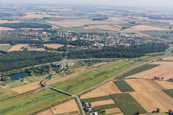 Flygfoto över Otmuchow staden nära Nysa city — Stockfoto