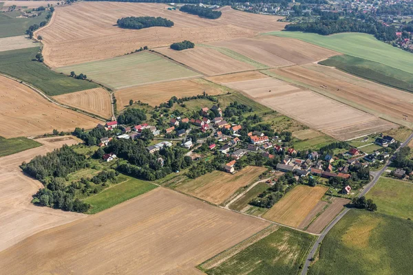 Flygfoto över byn Suszkowice nära Nysa city — Stockfoto