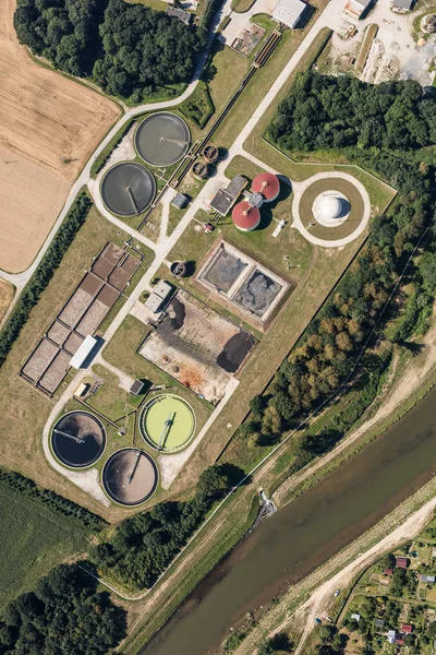 Kanalizasyon arıtma tesisi havadan görünümü — Stok fotoğraf