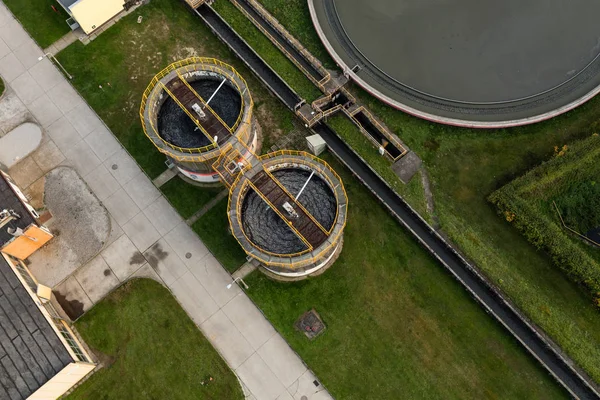 Vista aérea de la depuradora de aguas residuales — Foto de Stock