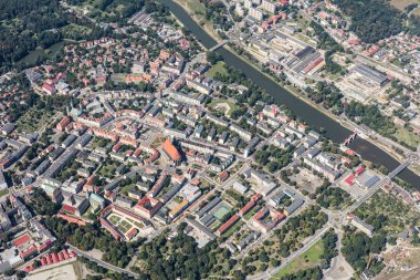 Yeşil bitkiler ve Binalar 