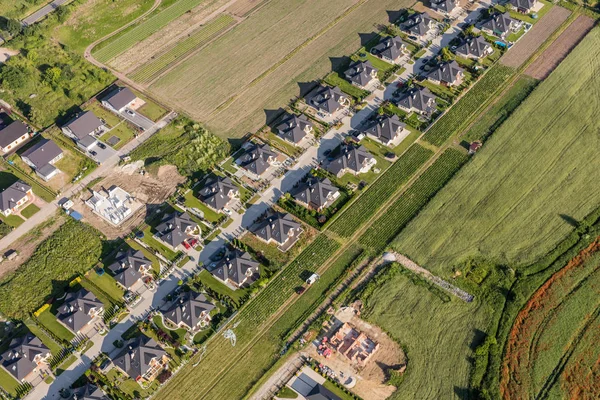 Ciudad suburbios cerca de la ciudad de Wrocaw — Foto de Stock