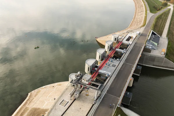 Lake Dam in de buurt van Nysa stad — Stockfoto