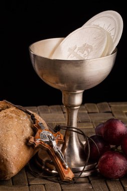 Hıristiyan cemaat kompozisyon masada