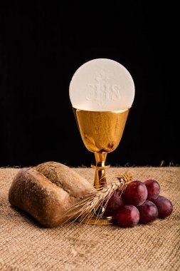 Hıristiyan cemaat kompozisyon masada