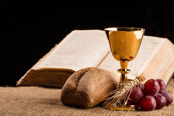 Samenstelling Van Christelijke Communie Tafel — Stockfoto