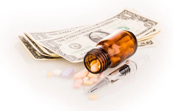 Scattered Medicine Pills Syringe Dollars Isolated White Background — Stock Photo, Image
