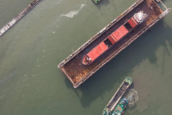 Kışın Tanker Ile Limanının Havadan Görünümü — Stok fotoğraf
