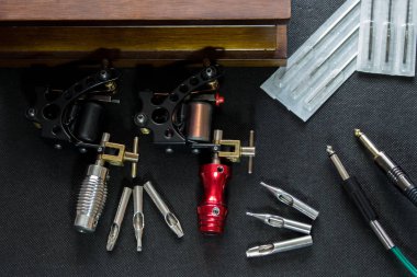 Dövme makinesi ve iğneler, dövme aksesuarları