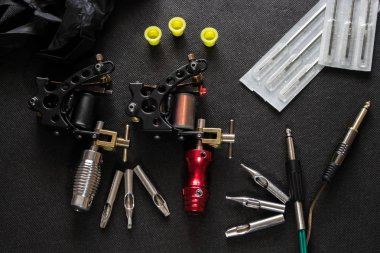 Dövme makinesi ve iğneler, dövme aksesuarları