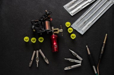 Dövme makinesi ve iğneler, dövme aksesuarları