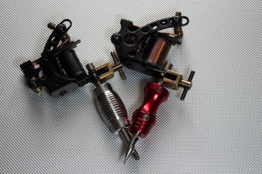 Dövme makinesi ve iğneler, dövme aksesuarları