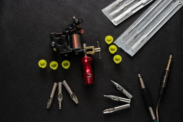 Dövme makinesi ve iğneler, dövme aksesuarları