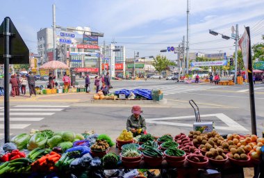 geleneksel bir pazarın