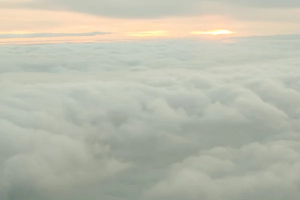 Схід сонця над хмарами — стокове фото