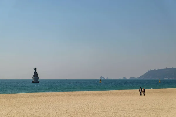 Busan Jižní Korea Dubna 2019 Lidé Odpočívají Baví Pláži Haeundae — Stock fotografie