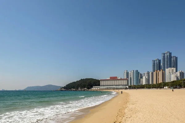 Busan Korea Południowa Kwietnia 2019 Ludzie Relaksujący Się Bawiący Plaży — Zdjęcie stockowe
