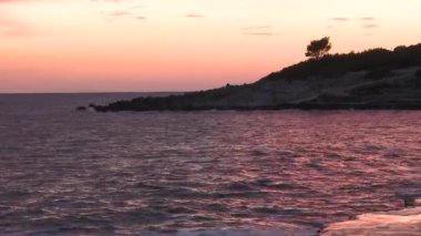 kırmızı renk deniz günbatımı, yaz aylarında akşam