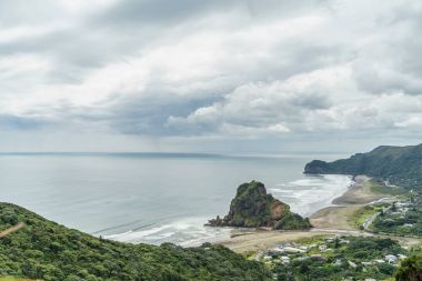 Piha Beach