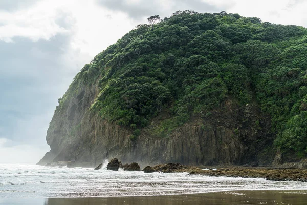 Piha plaża — Zdjęcie stockowe