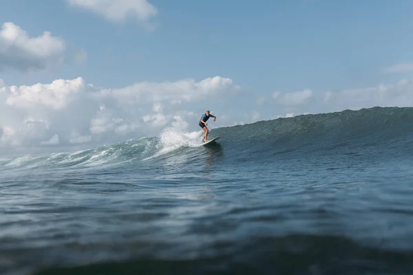 Vague d'équitation — Photo de stock