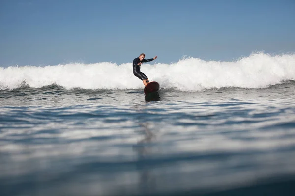 Surfing — Stock Photo