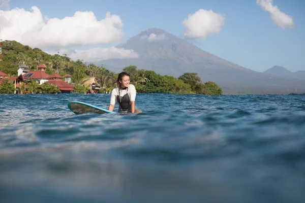 Surfing — Stock Photo