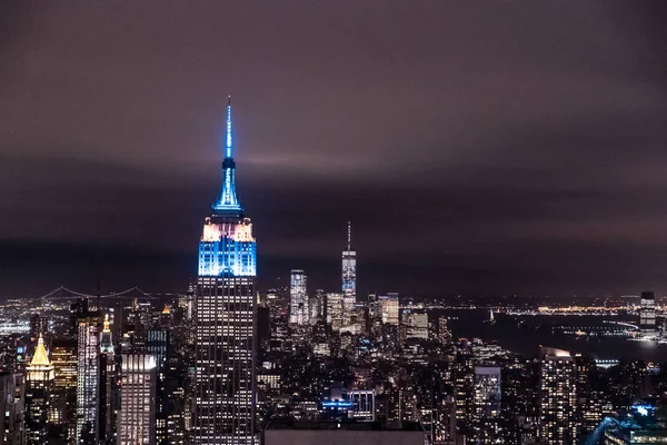 New York, New York, Usa gece silueti, Manhattan 'daki Empire State binasından manzara, New York' un gece silueti. fotoğrafçılık
