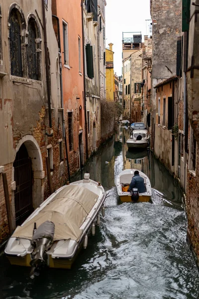 Increíble arquitectura de Venecia Italia Europa. paseando por las calles de Venecia Italia. impresionante arquitectura en Venecia — Foto de Stock