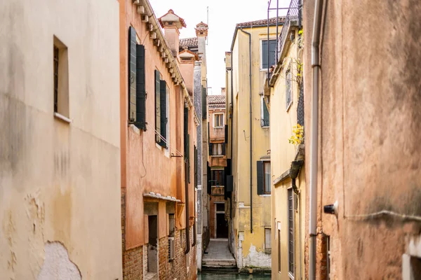 Increíble arquitectura de Venecia Italia Europa. paseando por las calles de Venecia Italia. impresionante arquitectura en Venecia — Foto de Stock