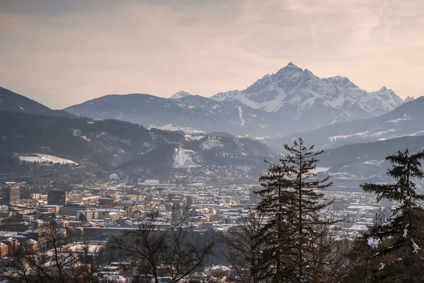 Kilátás Innsbruck-ra Ausztria, panorámás kilátás Innsbruck-ra Ausztria Európa — Stock Fotó