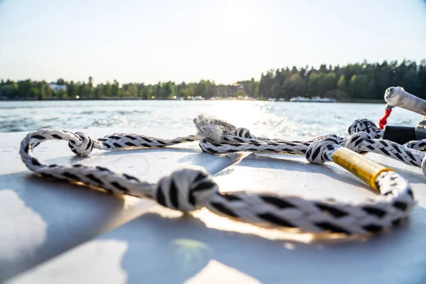 Bir teknenin arkasında ip, bir wakeboard ipinin yakın çekimi, Watersport