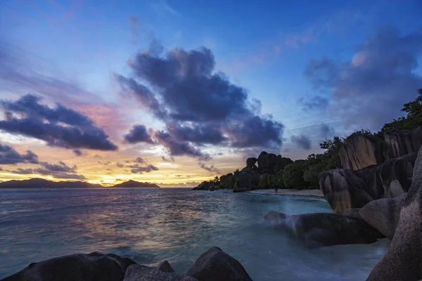 Sunset at paradise beach,anse source d'argent,la digue,seychelle — Stockfoto
