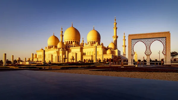 Mezquita Sheikh Zayed en Abu Dhabi 16 —  Fotos de Stock