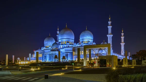 Mezquita Sheikh Zayed en Abu Dhabi 7 —  Fotos de Stock