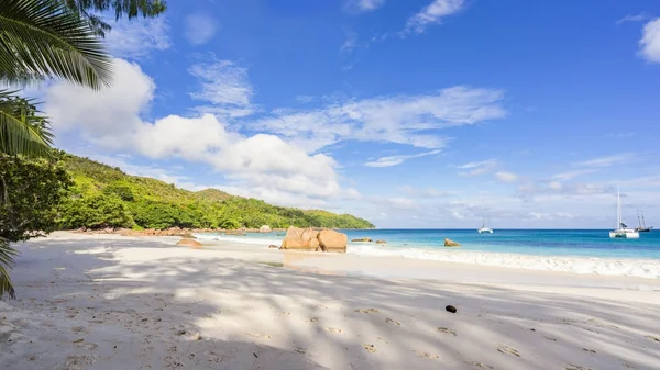 Catamarans at anse lazio on the seychelles 36 — Stock Photo, Image