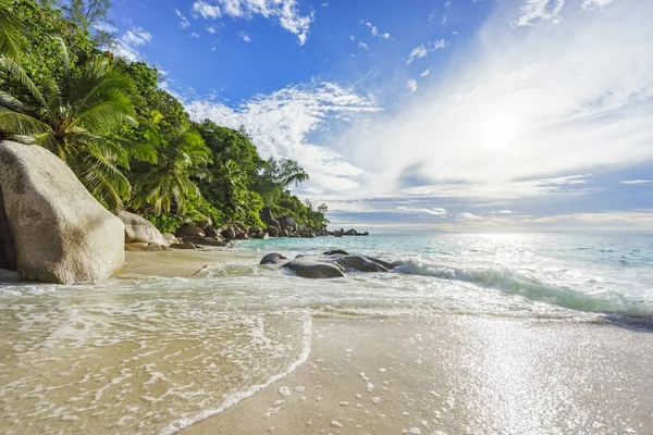 Dia ensolarado no paraíso praia anse georgette, praslin seychelles 24 — Fotografia de Stock