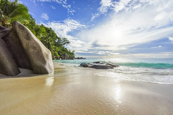 Dia ensolarado no paraíso praia anse georgette, praslin seychelles 38 — Fotografia de Stock