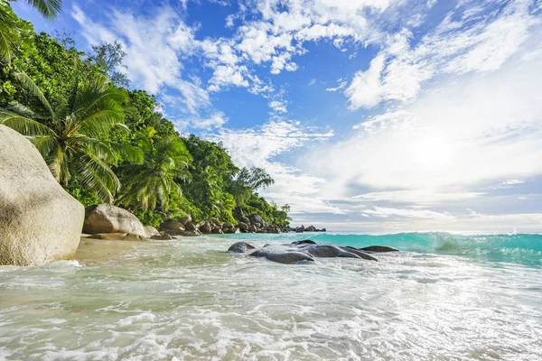 Día soleado en el paraíso playa anse georgette, praslin seychelles 49 — Foto de Stock