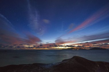 Geceleyin Anse d 'argent, la digue, Seyşeller 2' de yıldızlar.
