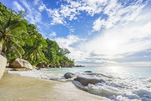 Dia ensolarado no paraíso praia anse georgette, praslin seychelles 41 — Fotografia de Stock
