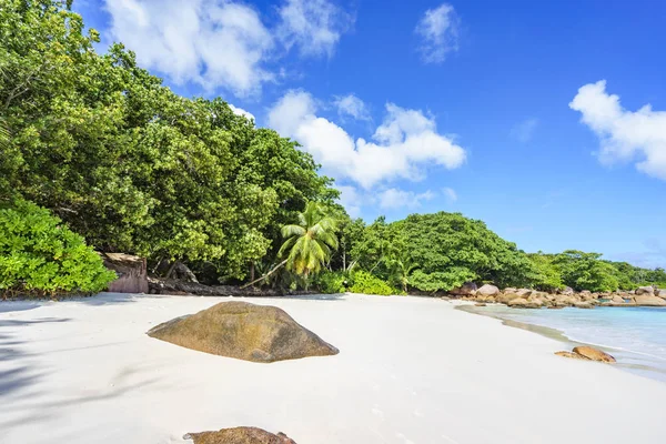 Deslumbrante praia paradisíaca em anse lazio, praslin, seychelles 93 — Fotografia de Stock