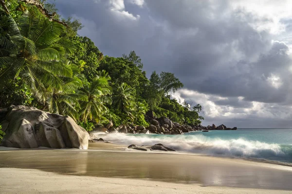 Praia do paraíso em anse georgette, praslin, seychelles, 36 — Fotografia de Stock
