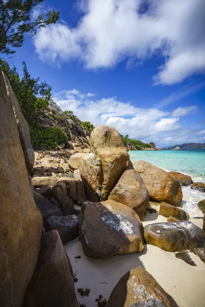 Mnoho žulových skal na pobřeží na Seychelách 28 — Stock fotografie