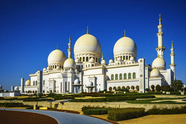 Mezquita Sheikh Zayed en Abu Dhabi 3 —  Fotos de Stock